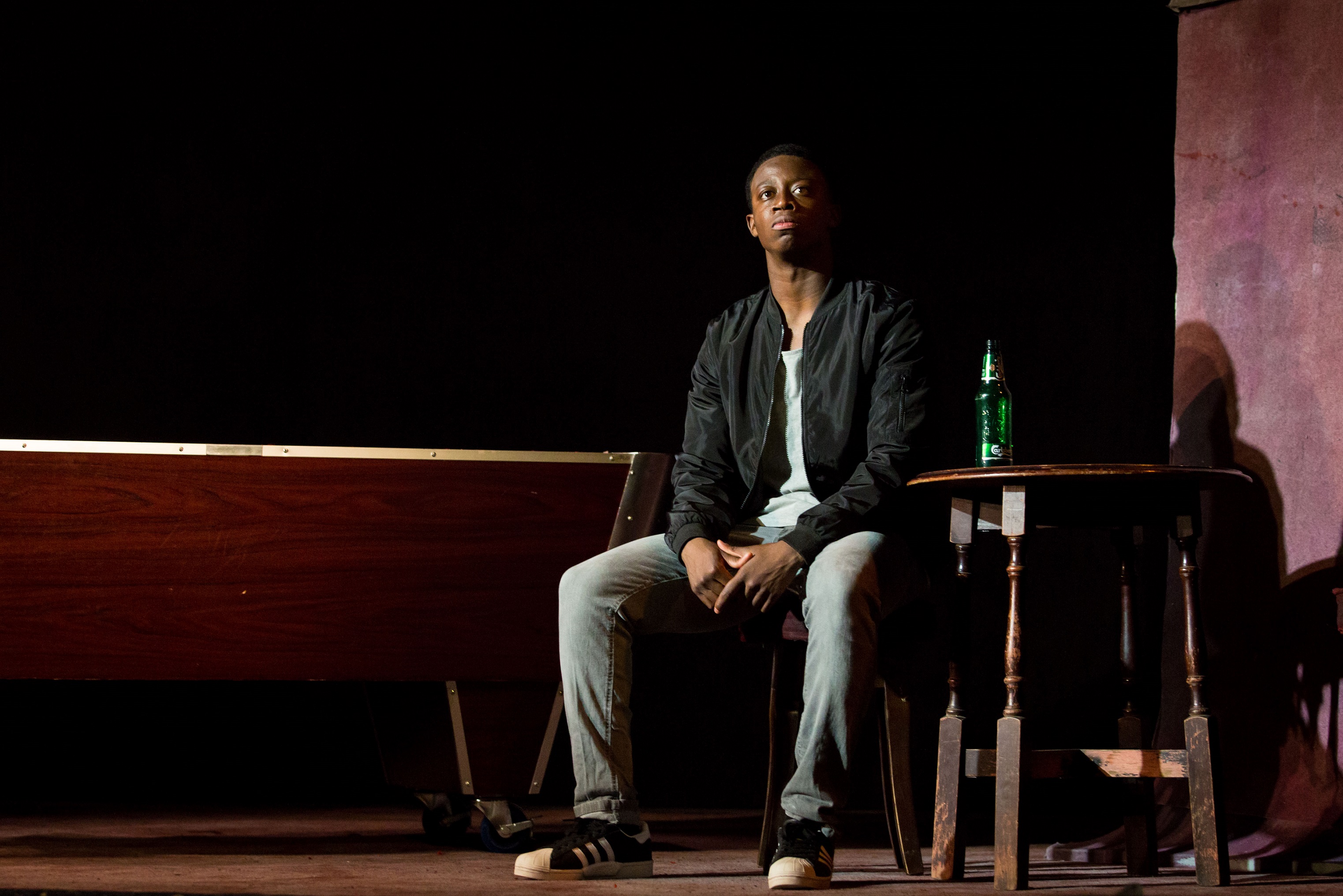 Mohammed-Mansaray-in-Othello-by-NYT-in-association-with-Frantic-Assembly-at-the-Ambassadors-Theatre-CREDIT-Helen-Murray